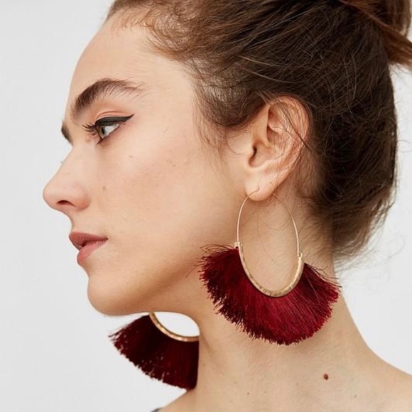 The House of Gentry Jewelry - 🚨 RESTOCKED! 🚨 Crescent fringe hoop earrings.